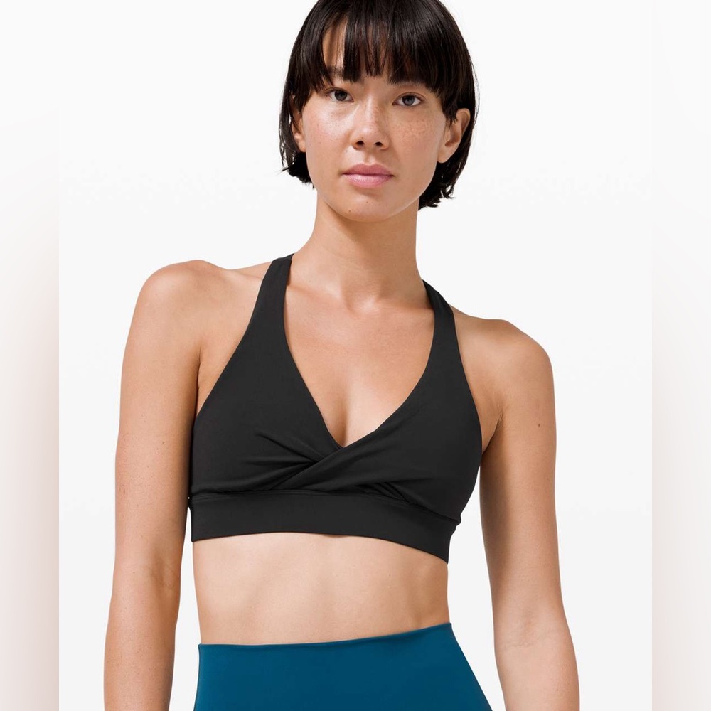 Lululemon Sweet Awakenings Sports Bra Light Support Black V Neck Twist Size 4